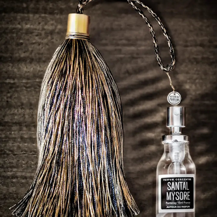 Pompons à parfumer by Autour du parfum
