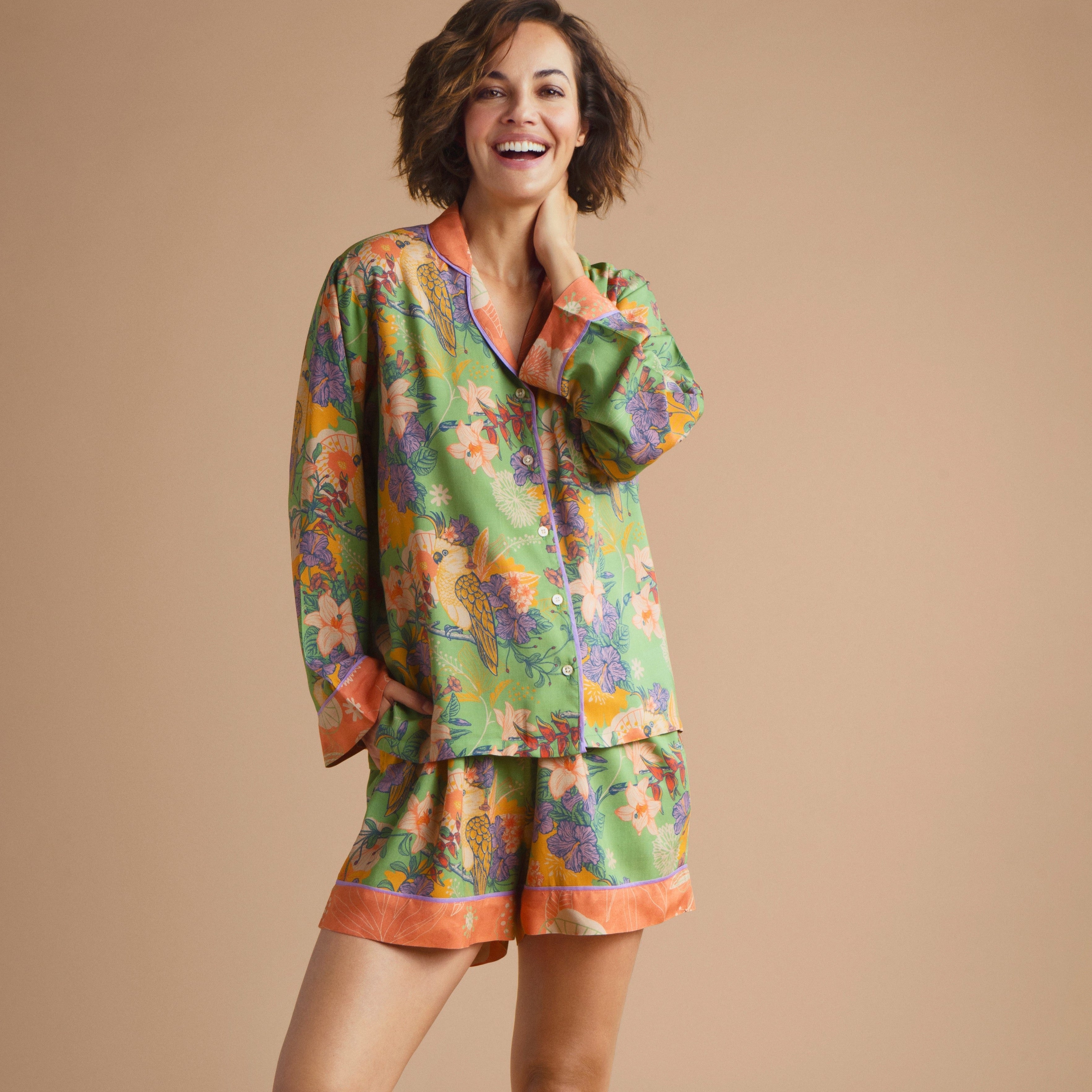 Black romantic flower kimono in cotton and modal with flower print and fine lace