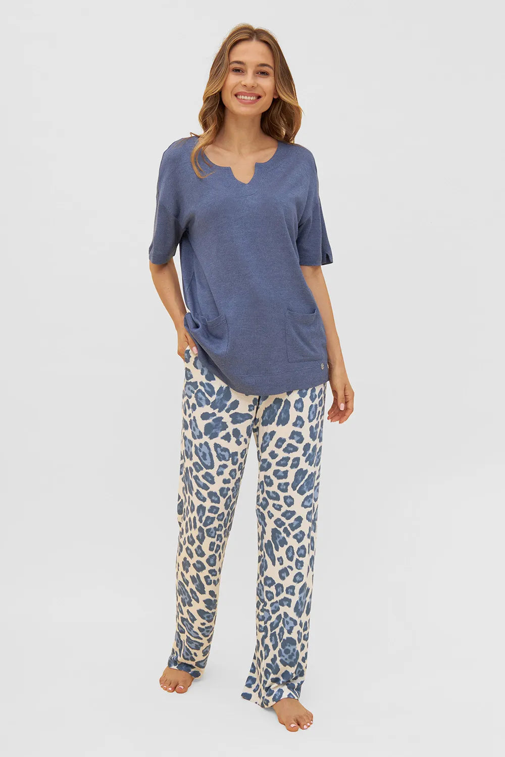 Ensemble Tshirt bleu jeans et pantalon impression léopard Féraud
