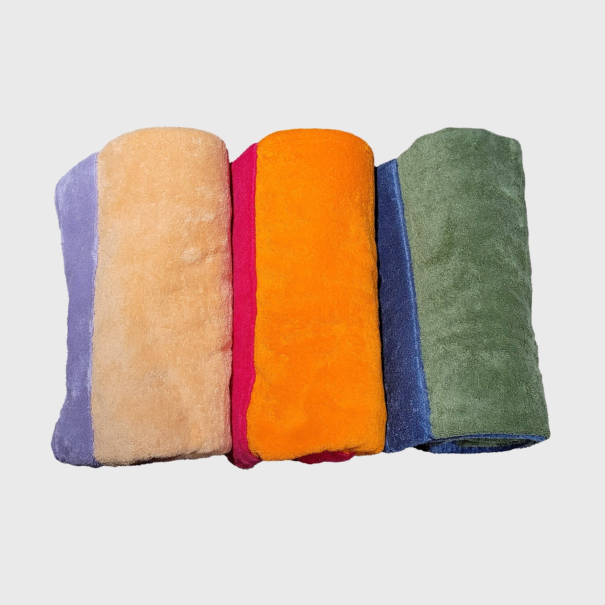Achetez le drap de plage BORA – CHF 69.– et recevez un sac de plage XL assorti en éponge offert.