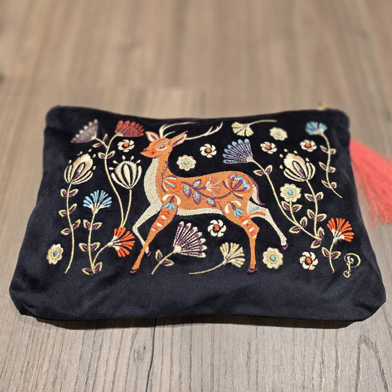 Trousse brodée en velours by Powder