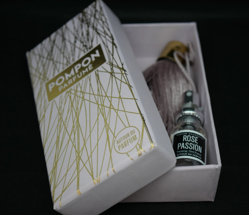 Pompons à parfumer by Autour du parfum
