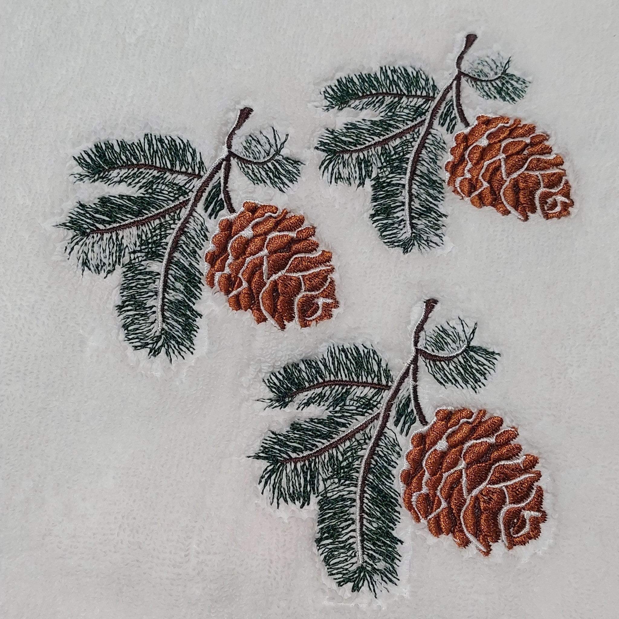 Linge de bain en coton avec Pommes de pin brodées
