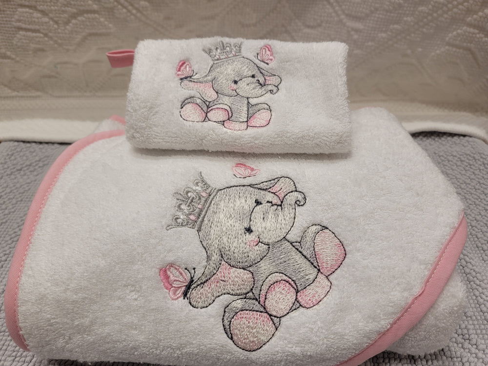 Combed cotton baby bath linen with embroidered elephant