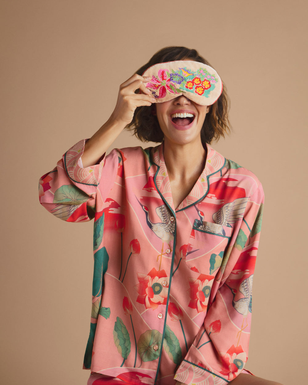 Black romantic flower kimono in cotton and modal with flower print and fine lace