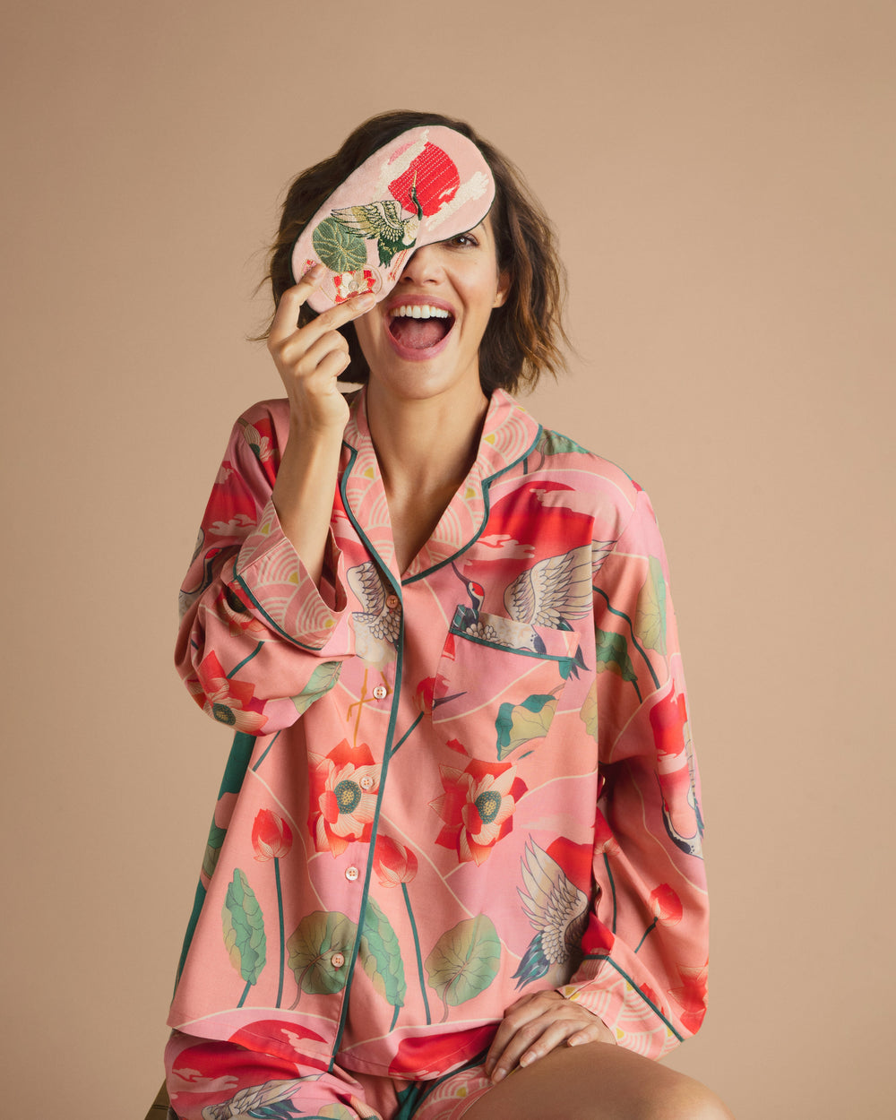 Black romantic flower kimono in cotton and modal with flower print and fine lace