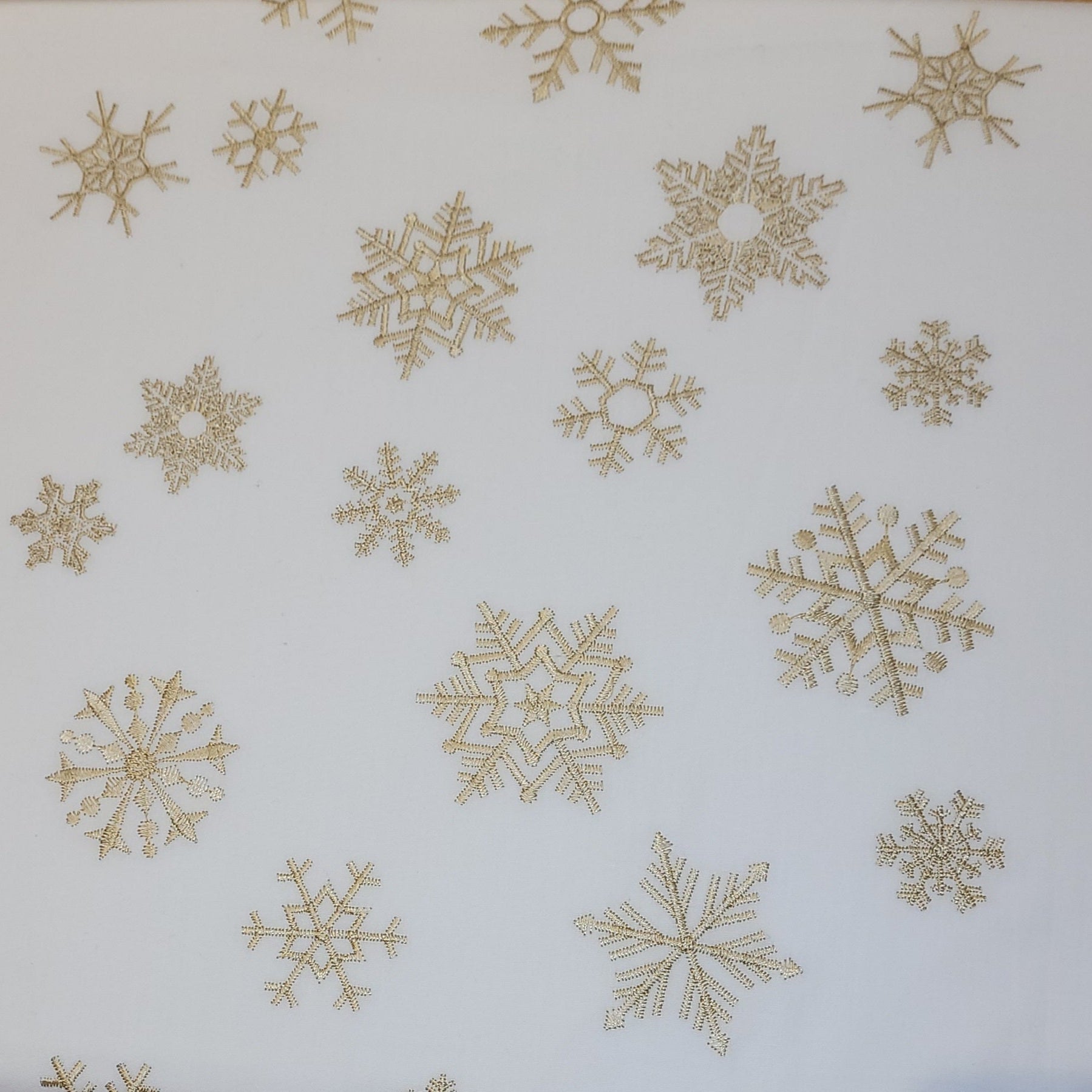 Embroidered snowflakes duvet cover and pillowcase