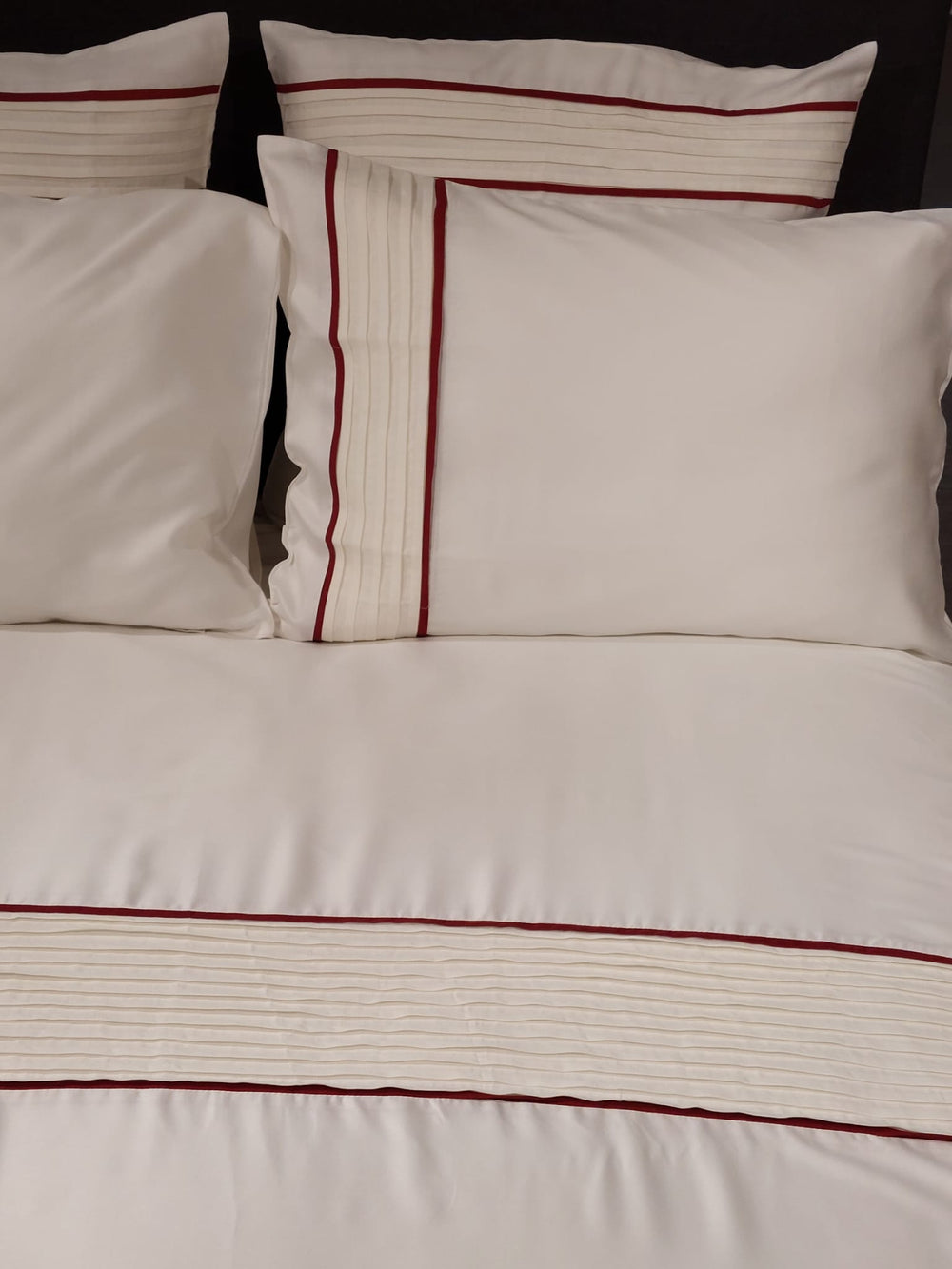 Housse de couette en Tencel crème avec plissé en lin lavé et biais bordeaux